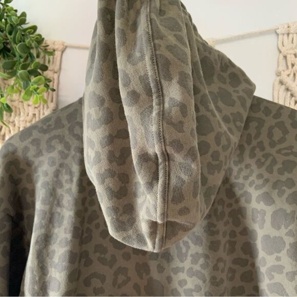 NIKE Women’s Get Fit Pullover Green Leopard Cropped Training Hoodie Size XS - Picture 9 of 14